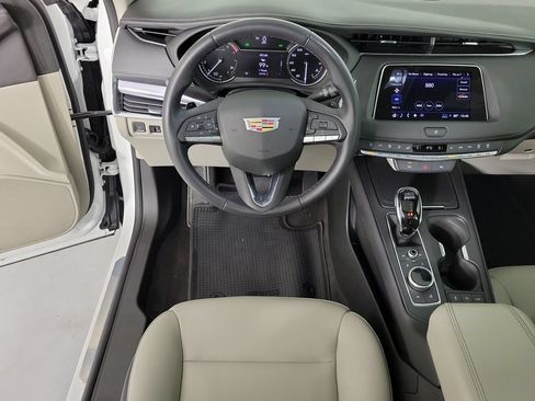Used 2023 Cadillac XT4 Luxury w/ Driver Awareness Package FWD image 15