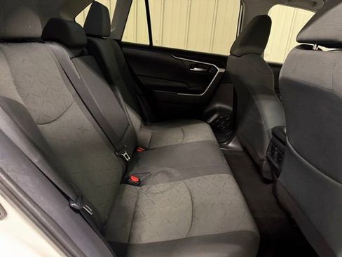 Used 2021 Toyota RAV4 XLE image 22