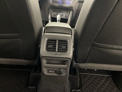 Used 2021 Volkswagen Tiguan SE w/ Panoramic Sunroof Package image 20