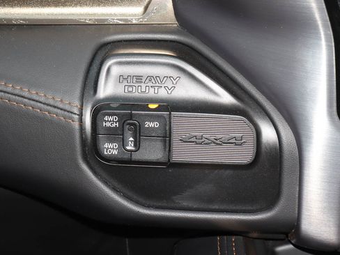 Used 2023 RAM 2500 Limited AWD/4WD image 32