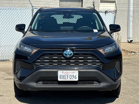 Used 2021 Toyota RAV4 LE AWD/4WD image 8