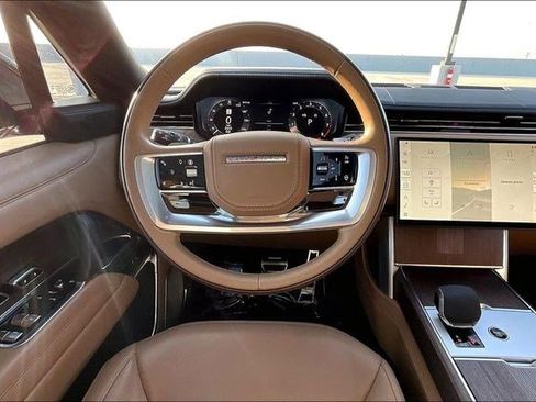 Used 2025 Land Rover Range Rover Long Wheelbase Autobiography image 5