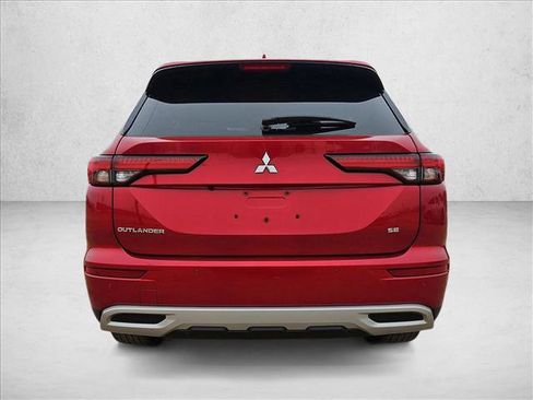 Used 2024 Mitsubishi Outlander SE image 6