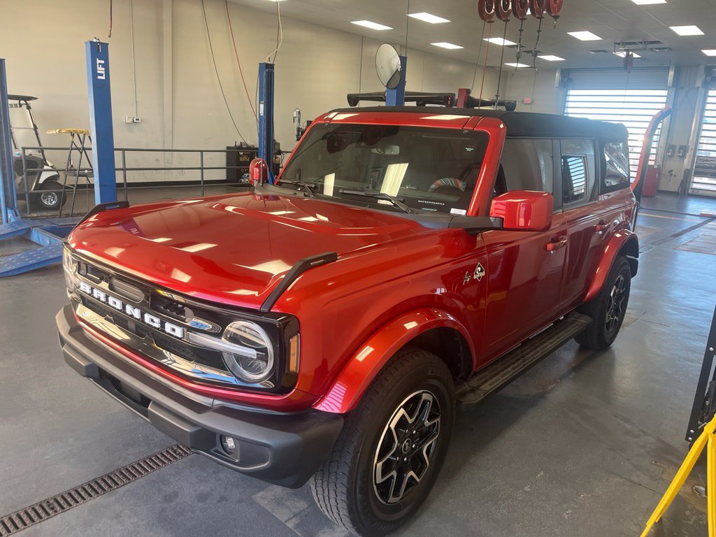 Certified 2024 Ford Bronco Outer Banks AWD/4WD image 2