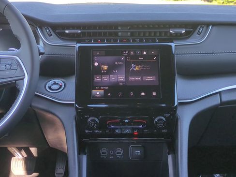 New 2025 Jeep Grand Cherokee Laredo w/ MOPAR Finishing Package image 19