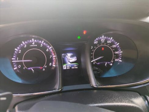 Used 2018 Toyota Avalon Touring image 11