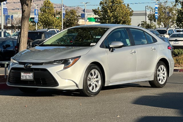 Used 2023 Toyota Corolla LE FWD image 8