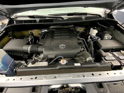 Used 2019 Toyota Tundra SR5 AWD/4WD image 29
