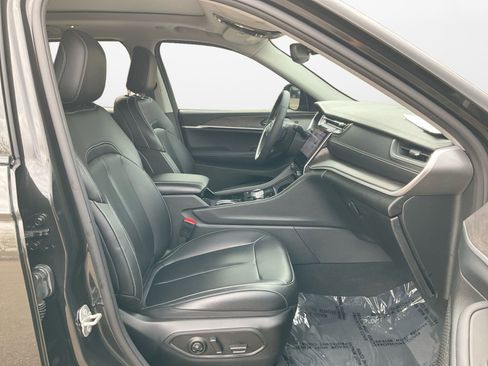 Used 2023 Jeep Grand Cherokee Limited w/ Trailer Tow Prep Group (B) image 15