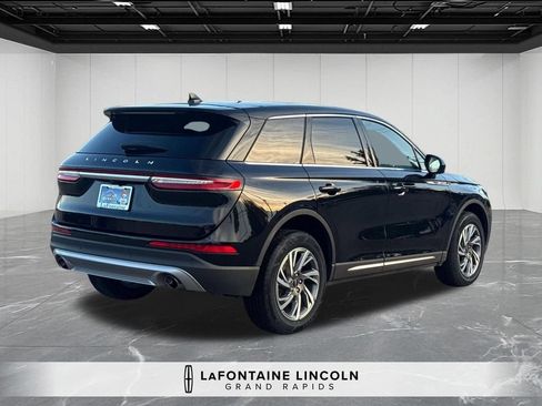 Certified 2024 Lincoln Corsair AWD image 5