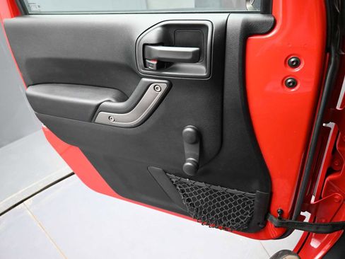 Used 2018 Jeep Wrangler Sport AWD/4WD image 9