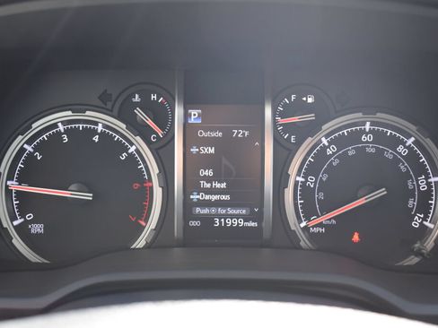 Used 2021 Toyota 4Runner TRD Off-Road Premium w/ Moonroof Package AWD/4WD image 10