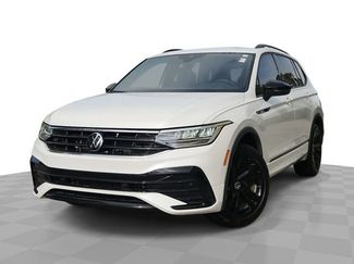 Used 2024 Volkswagen Tiguan SE R-Line video 1