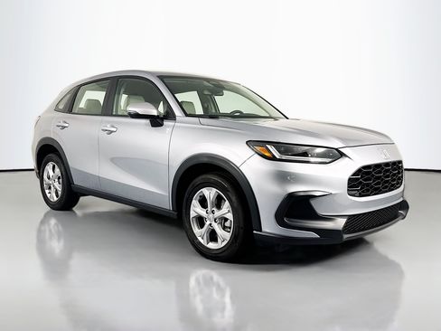 Certified 2025 Honda HR-V LX image 3
