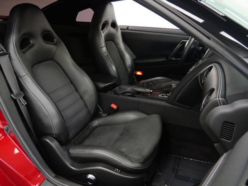 Used 2015 Nissan GT-R Premium AWD/4WD image 27