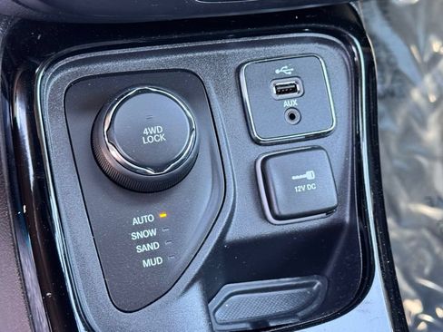 Used 2018 Jeep Compass Latitude w/ Popular Equipment Group AWD/4WD image 20