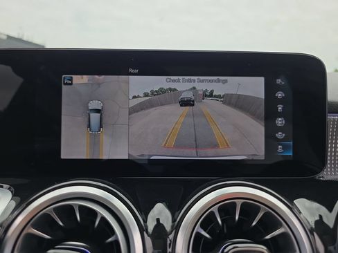 Certified 2022 Mercedes-Benz GLB 250 image 25