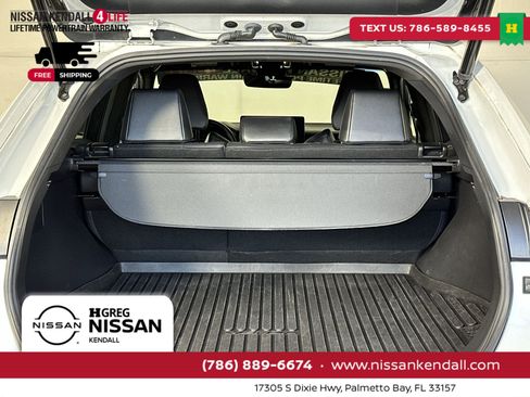 Used 2023 Toyota Venza Limited image 29