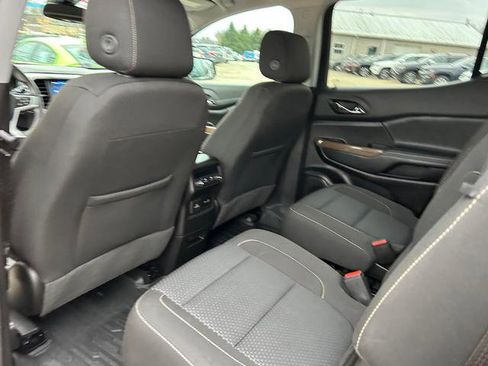 Used 2023 GMC Acadia SLE w/ Driver Convenience Package image 10