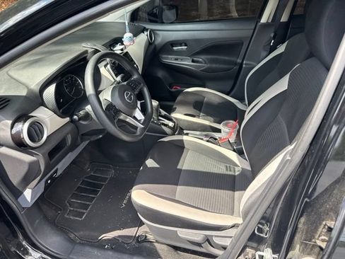 Used 2022 Nissan Versa SV FWD image 34