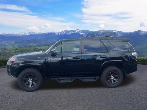 Used 2022 Toyota 4Runner Trail Special Edition AWD/4WD image 2