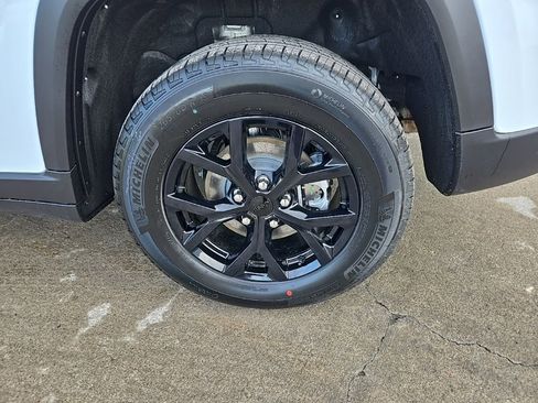 New 2026 Jeep Grand Cherokee Altitude image 22