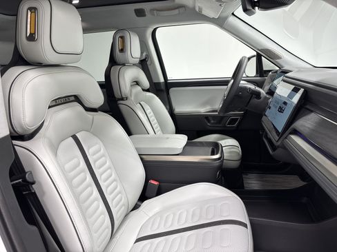 Used 2024 Rivian R1S Adventure AWD/4WD image 24