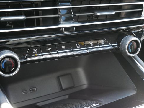 New 2026 Chevrolet Traverse RS w/ LPO, Floor Liner Package AWD/4WD image 20