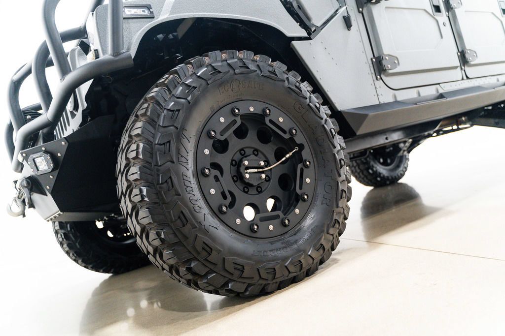 Used 2003 HUMMER H1 4-Door Wagon AWD/4WD image 2