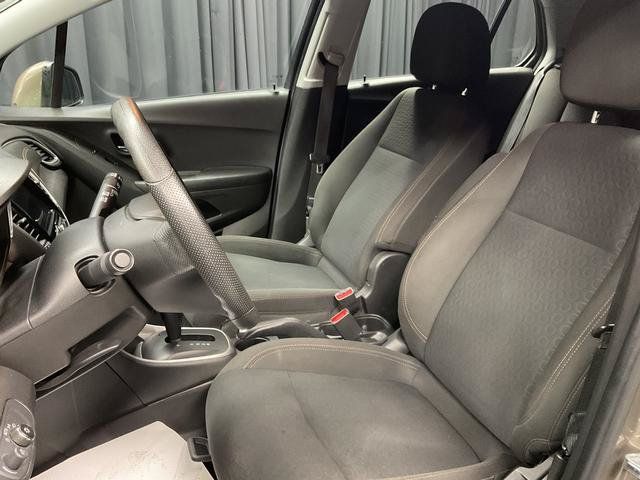 Used 2021 Chevrolet Trax LS FWD image 13