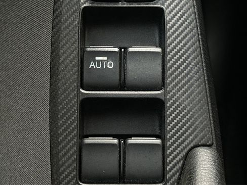 Used 2014 MAZDA MAZDA3 i Sport image 35