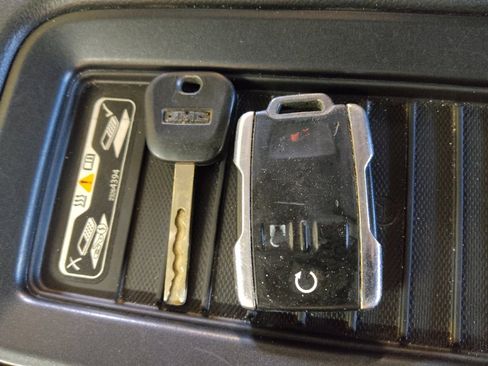 Used 2018 GMC Sierra 1500 SLT w/ SLT Premium Package image 32