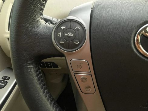 Used 2016 Toyota Prius V Five FWD image 30