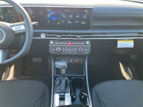 New 2026 Hyundai Tucson SE image 11