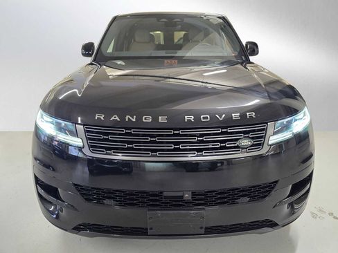 Used 2025 Land Rover Range Rover Sport SE AWD/4WD image 8