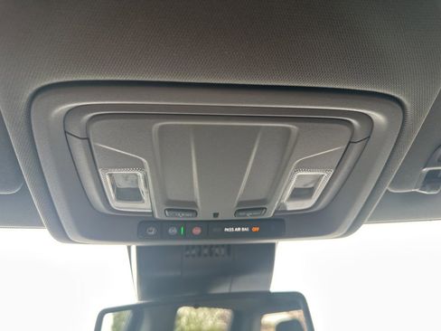 Certified 2024 GMC Sierra 1500 SLT image 7