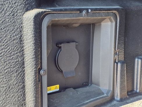 Used 2022 Ford F150 XLT w/ Equipment Group 302A High image 7