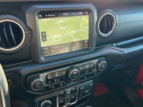 Used 2019 Jeep Wrangler Unlimited Sahara w/ Uconnect 4C Nav & Sound Group image 23