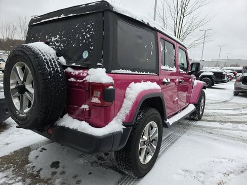 Used 2022 Jeep Wrangler Unlimited Sahara w/ Cold Weather Group image 7