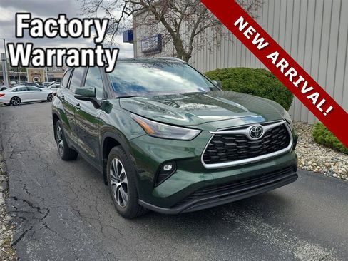 Used 2023 Toyota Highlander XLE image 1