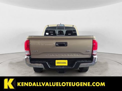 Used 2017 Toyota Tacoma SR5 w/ Tow Package AWD/4WD image 6
