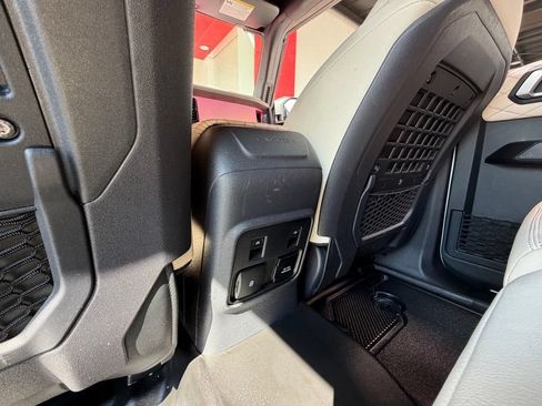 Used 2024 Ford Bronco Big Bend AWD/4WD image 32