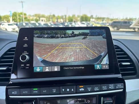 Certified 2025 Honda Odyssey EX-L image 17