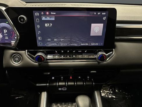 Used 2024 GMC Canyon Elevation w/ Convenience Package image 8