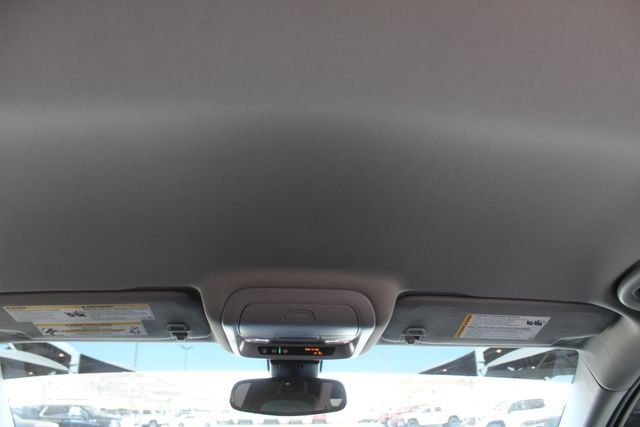 Used 2024 GMC Terrain SLT w/ Infotainment Package II FWD image 21