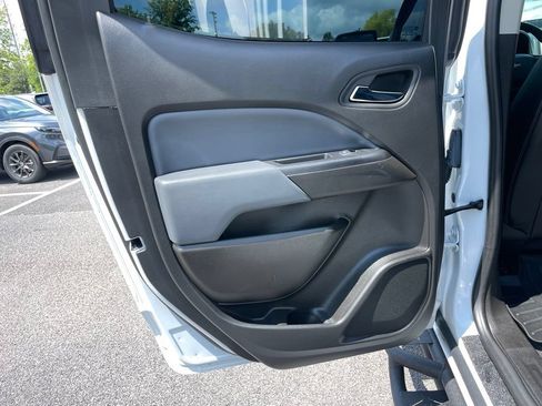 Used 2022 Chevrolet Colorado Z71 AWD/4WD image 35