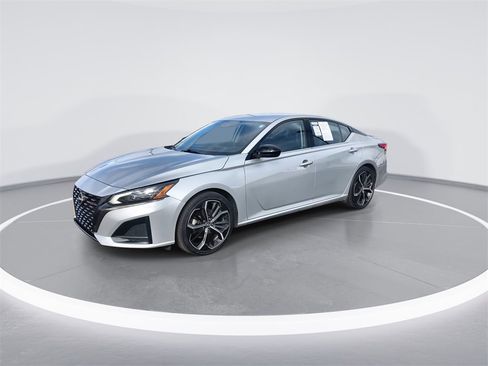 Used 2024 Nissan Altima 2.5 SR image 4