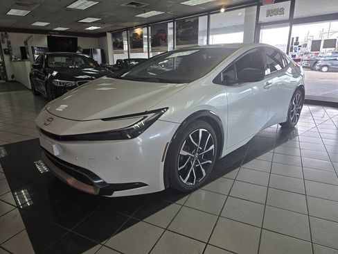 Used 2023 Toyota Prius Prime FWD image 1