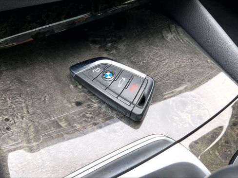 Used 2021 BMW 530e xDrive w/ Executive Package AWD/4WD image 15