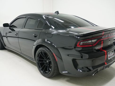 Used 2021 Dodge Charger SRT Hellcat w/ Carbon/Suede Interior Package RWD image 6
